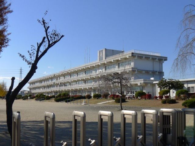 近くのみどり市立大間々東小学校まで550m(徒歩7分)