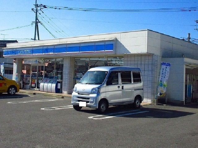 近くのローソン佐賀巨勢店まで900m(徒歩12分)