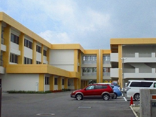 近くの北川副小学校まで750m（徒歩10分）