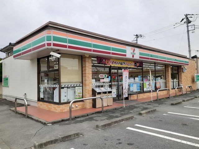 近くのセブンイレブン玉穂若宮北店まで1,400m（徒歩18分）