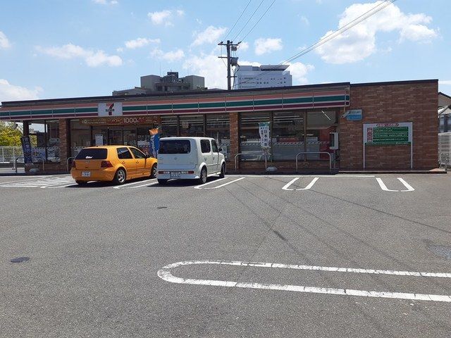近くのセブンイレブンまで420m（徒歩6分）