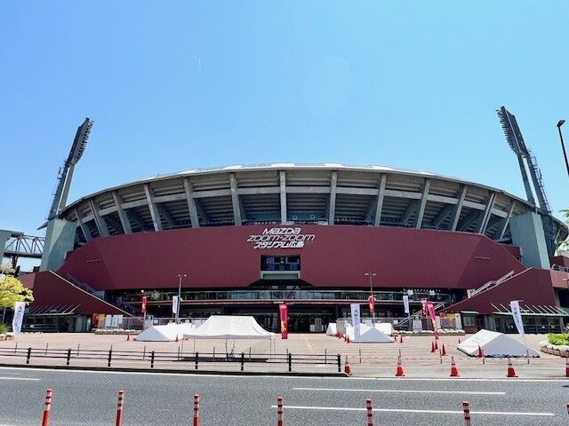 近くのマツダスタジアムまで300m（徒歩4分）