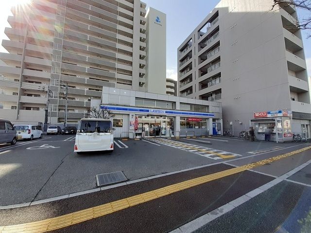 近くのローソン 高知新本町店まで900m(徒歩12分)