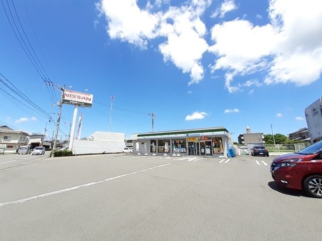 近くのファミリーマート 中村具同店まで650m(徒歩9分)