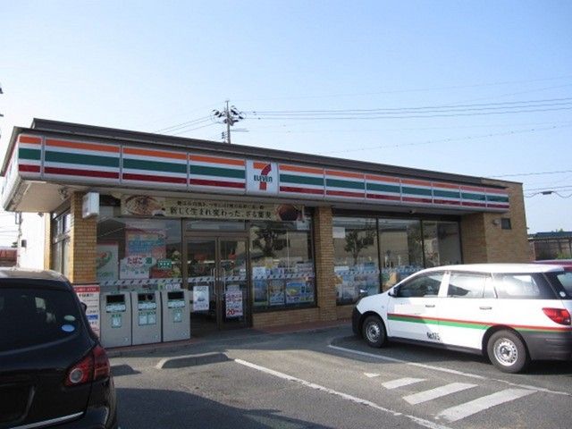 近くのセブンイレブン　真備川辺店まで700m（徒歩9分）