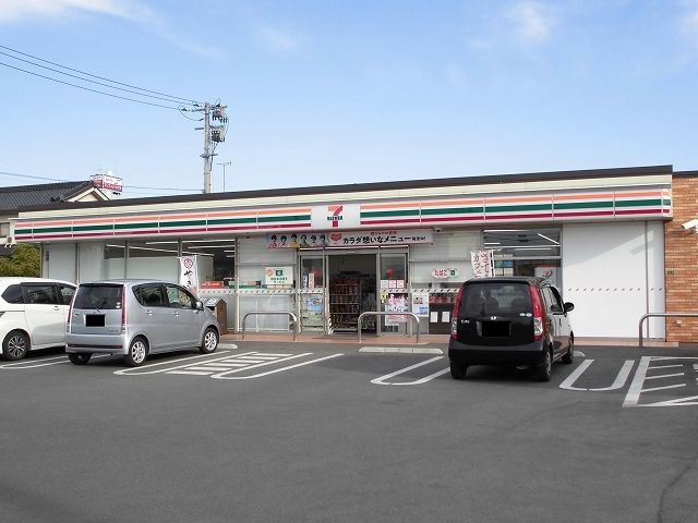 近くのコンビニまで110m（徒歩2分）