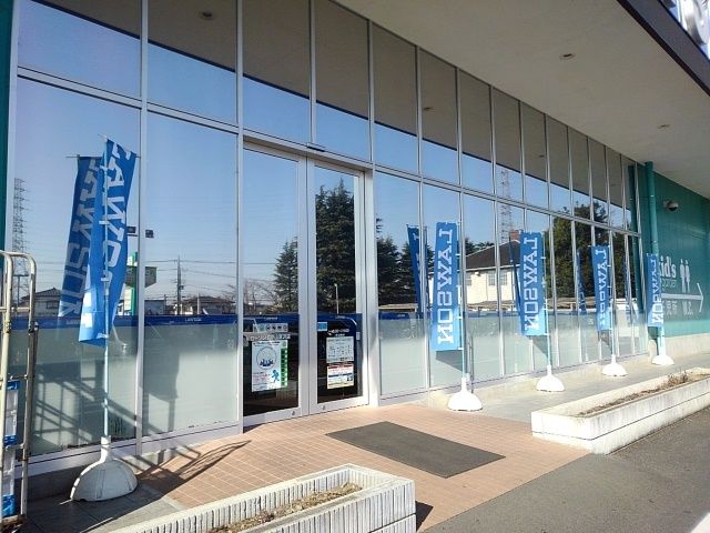 近くのコンビニまで300m（徒歩4分）