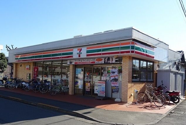 近くのセブンイレブンまで200m(徒歩3分)
