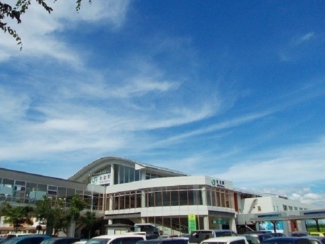 近くの秋田駅まで950m（徒歩12分）