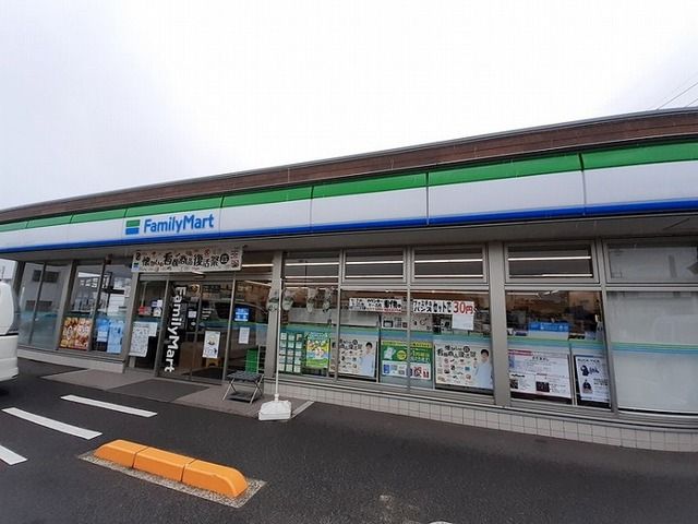 近くのコンビニまで400m（徒歩5分）