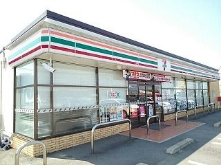 近くのセブンイレブンまで710m（徒歩9分）