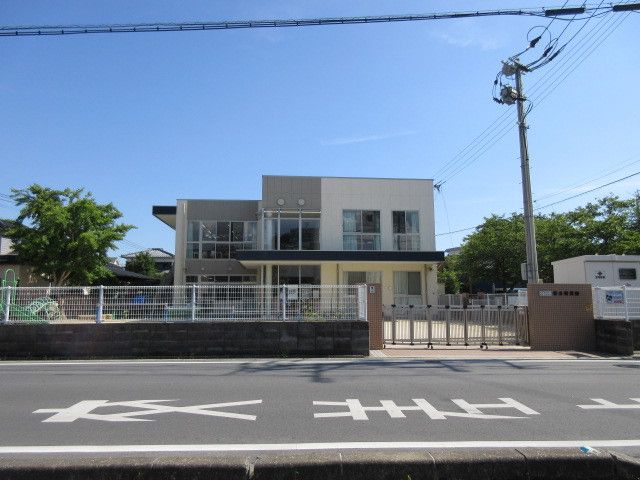近くの草木保育園まで550m（徒歩7分）