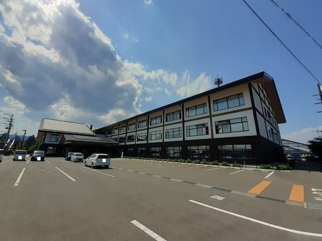 近くの相馬市役所まで2,800m（徒歩35分）