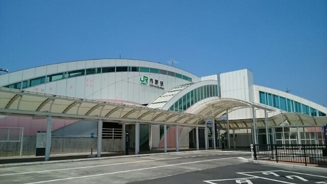 近くの内野駅まで800m（徒歩10分）