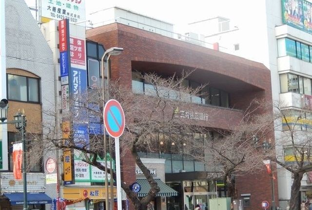 近くの三井住友銀行まで1,100m(徒歩14分)