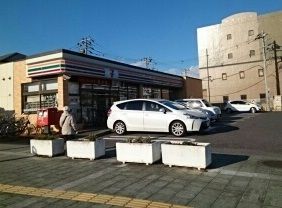 近くのセブンイレブンまで850m（徒歩11分）