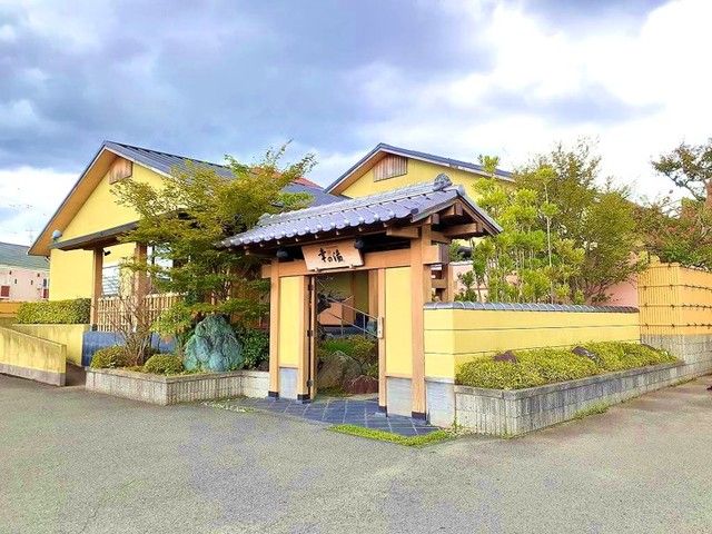 近くの極楽温泉　幸の湯様まで2,200m（徒歩28分）