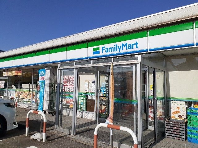 近くのファミリーマート富山黒崎店まで650m(徒歩9分)