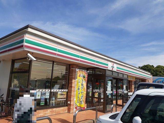 近くのセブンイレブンまで70m（徒歩1分）