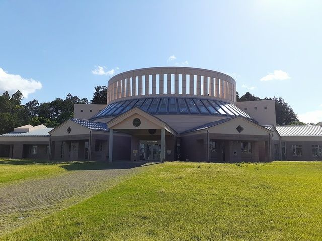 近くの図書館まで1,900m（徒歩24分）