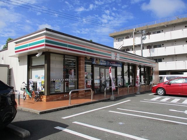 近くのセブンイレブン宮崎矢の先町店まで1,400m(徒歩18分)