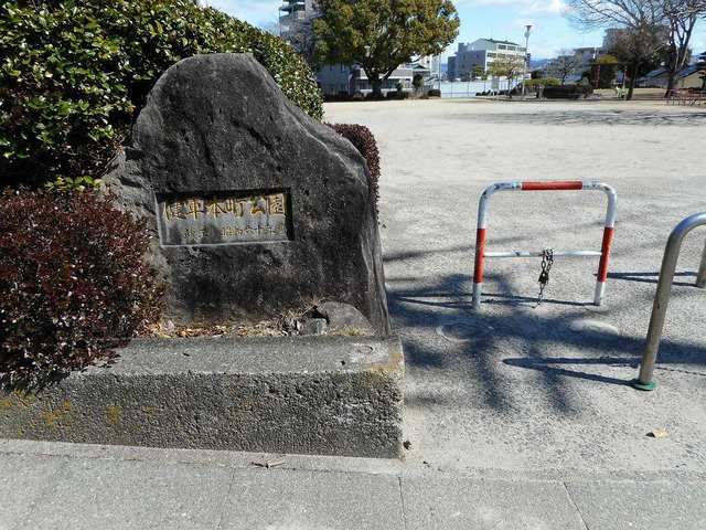 近くの公園まで400m（徒歩5分）