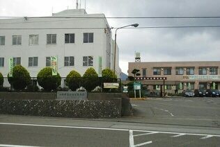 近くの富士吉田警察署まで650m（徒歩9分）