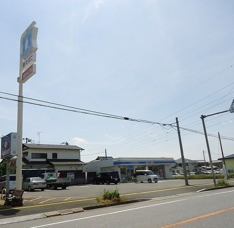 近くのローソン君津八重原店まで1,100m（徒歩14分）