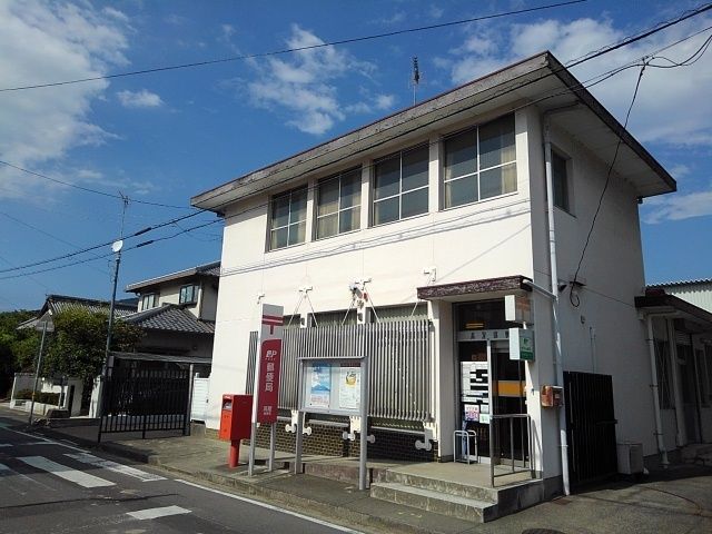 近くの郵便局まで1,500m（徒歩19分）