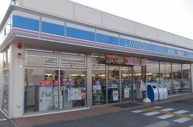 近くのコンビニまで180m（徒歩3分）