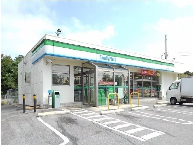近くのコンビニまで850m（徒歩11分）