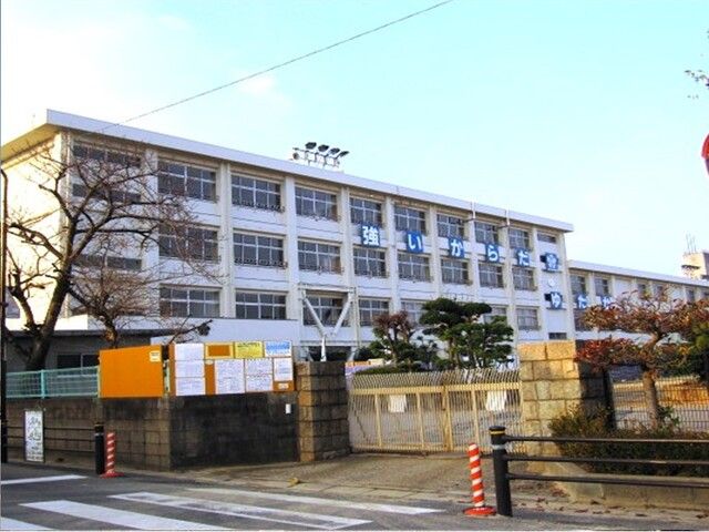 近くの倉敷市立第五福田小学校まで700m(徒歩9分)