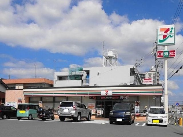 近くのセブンイレブン浜松西伊場店まで600m（徒歩8分）