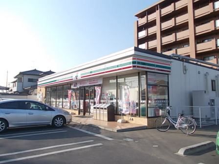 近くのセブンイレブンまで550m(徒歩7分)