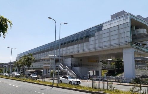 近くの大阪モノレール阪大病院前駅まで900m(徒歩12分)