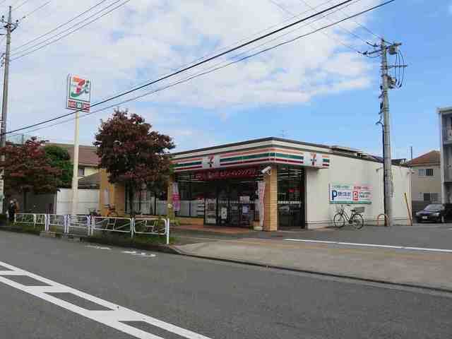 近くのコンビニまで900m（徒歩12分）