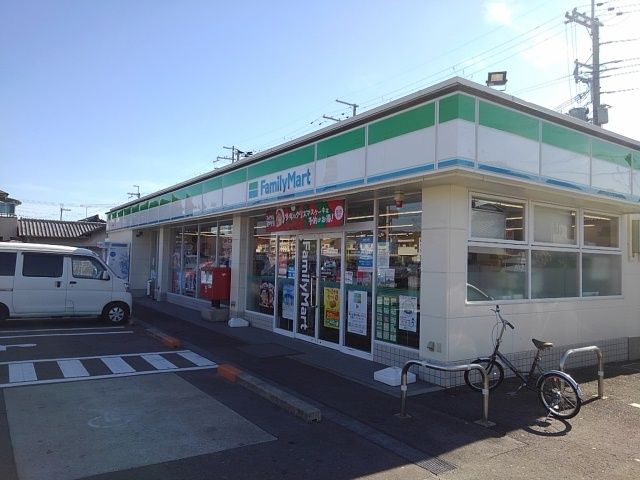 近くのファミリーマート善明寺店様まで60m(徒歩1分)