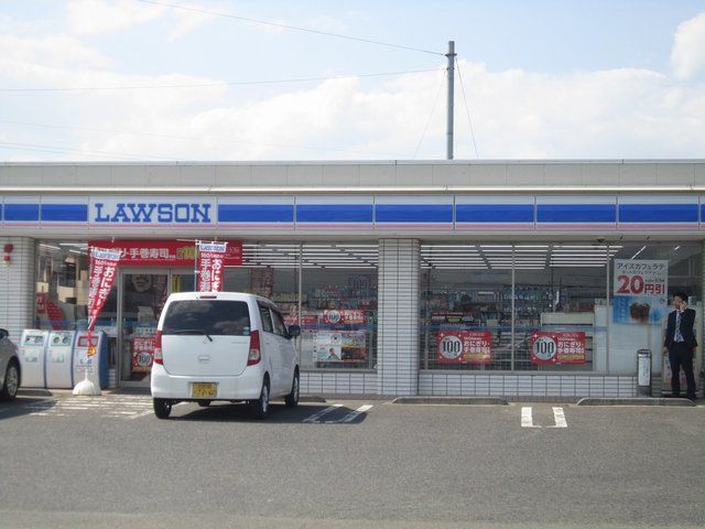 近くのコンビニまで185m（徒歩3分）