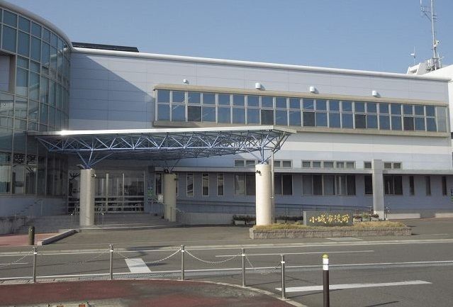 近くの小城市役所まで2,800m(徒歩35分)