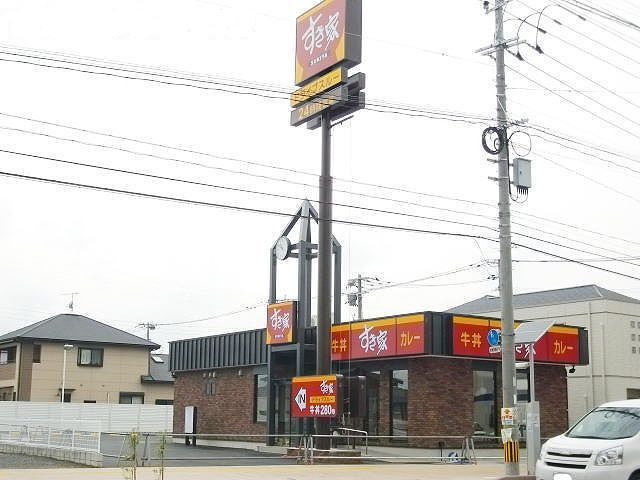 近くの飲食店まで400m（徒歩5分）