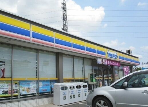 近くのミニストップまで110m（徒歩2分）
