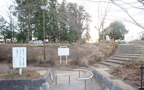 近くの鷹の台公園まで1,300m（徒歩17分）