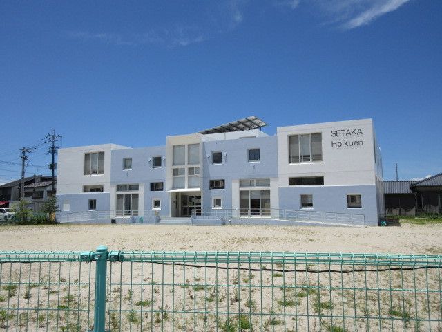 近くの瀬高保育園まで700m（徒歩9分）