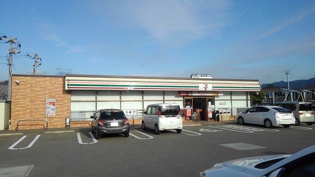 近くのセブンイレブンまで100m（徒歩2分）