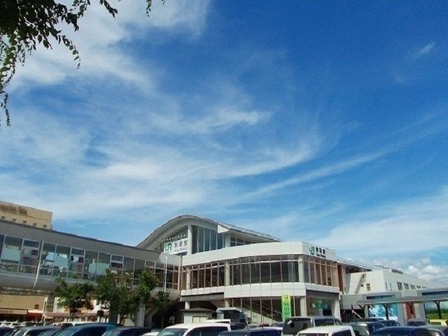 近くの秋田駅まで1,300m（徒歩17分）