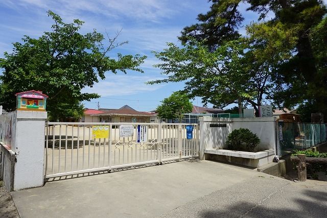 近くの沖洲幼稚園まで1,600m(徒歩20分)