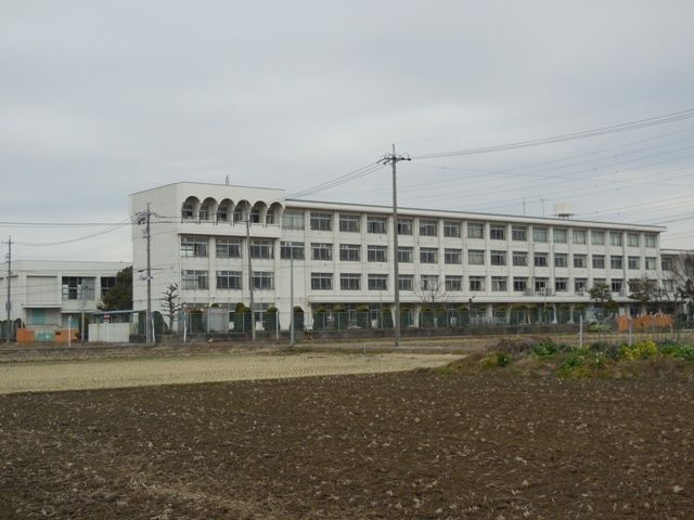 近くの岩倉市立　曽野小学校まで1,000m（徒歩13分）