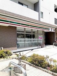 近くのセブンイレブン新宿水道町中央店まで115m(徒歩2分)