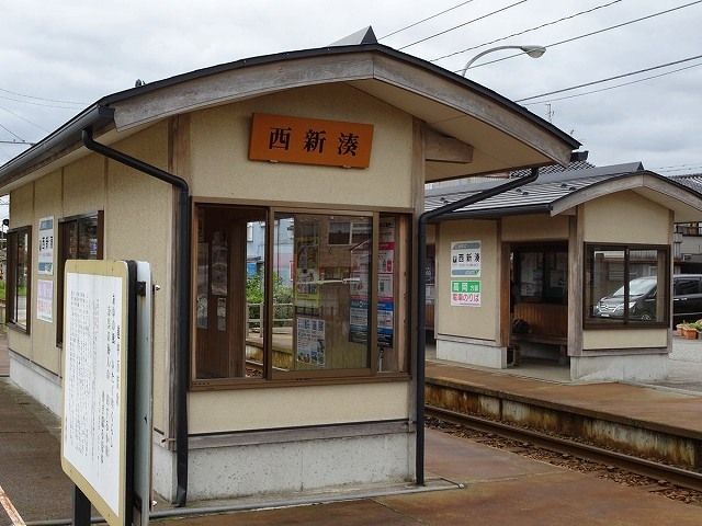 近くの万葉線「西新湊」まで1,380m(徒歩18分)