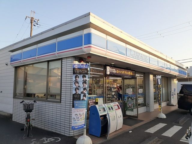 近くのローソン様まで727m(徒歩10分)